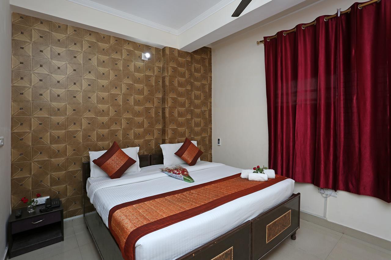Hotel Avalon Ню Делхи Екстериор снимка
