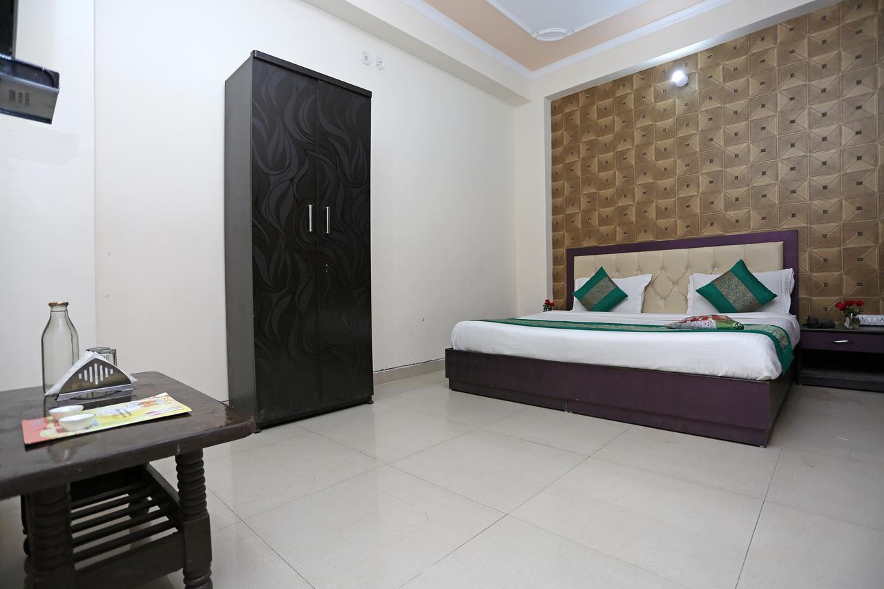 Hotel Avalon Ню Делхи Екстериор снимка