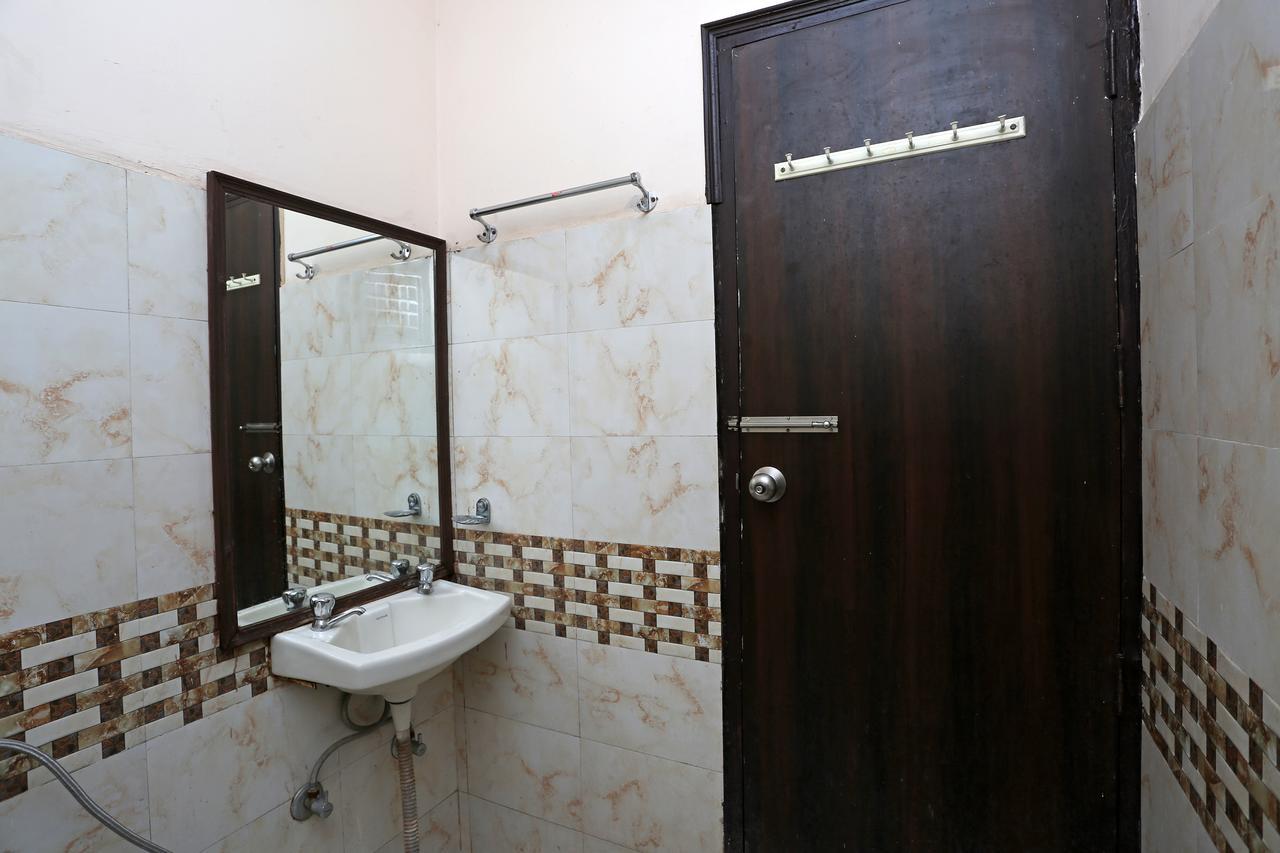 Hotel Avalon Ню Делхи Екстериор снимка