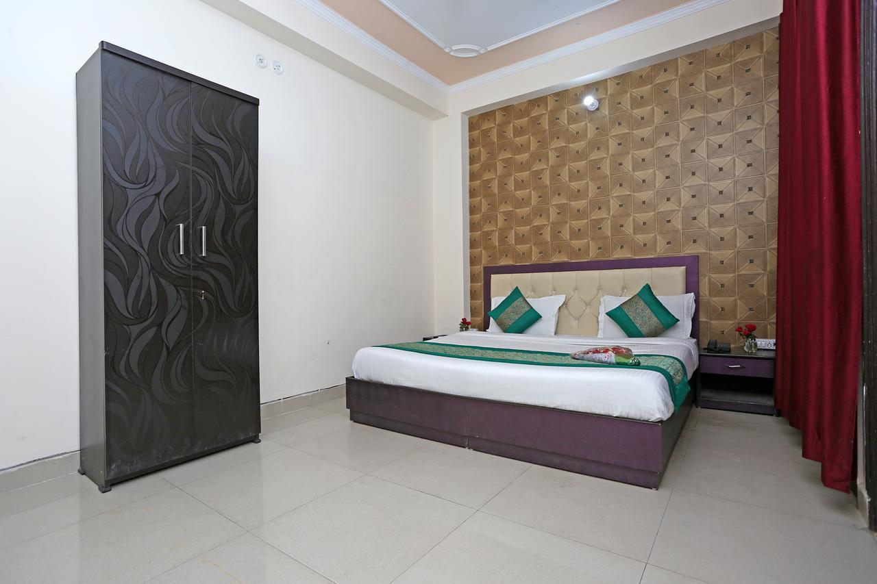 Hotel Avalon Ню Делхи Екстериор снимка