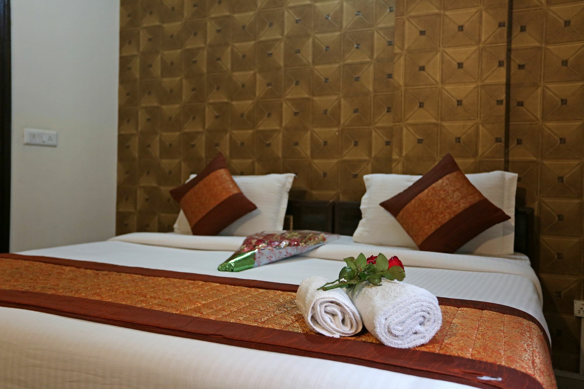 Hotel Avalon Ню Делхи Екстериор снимка